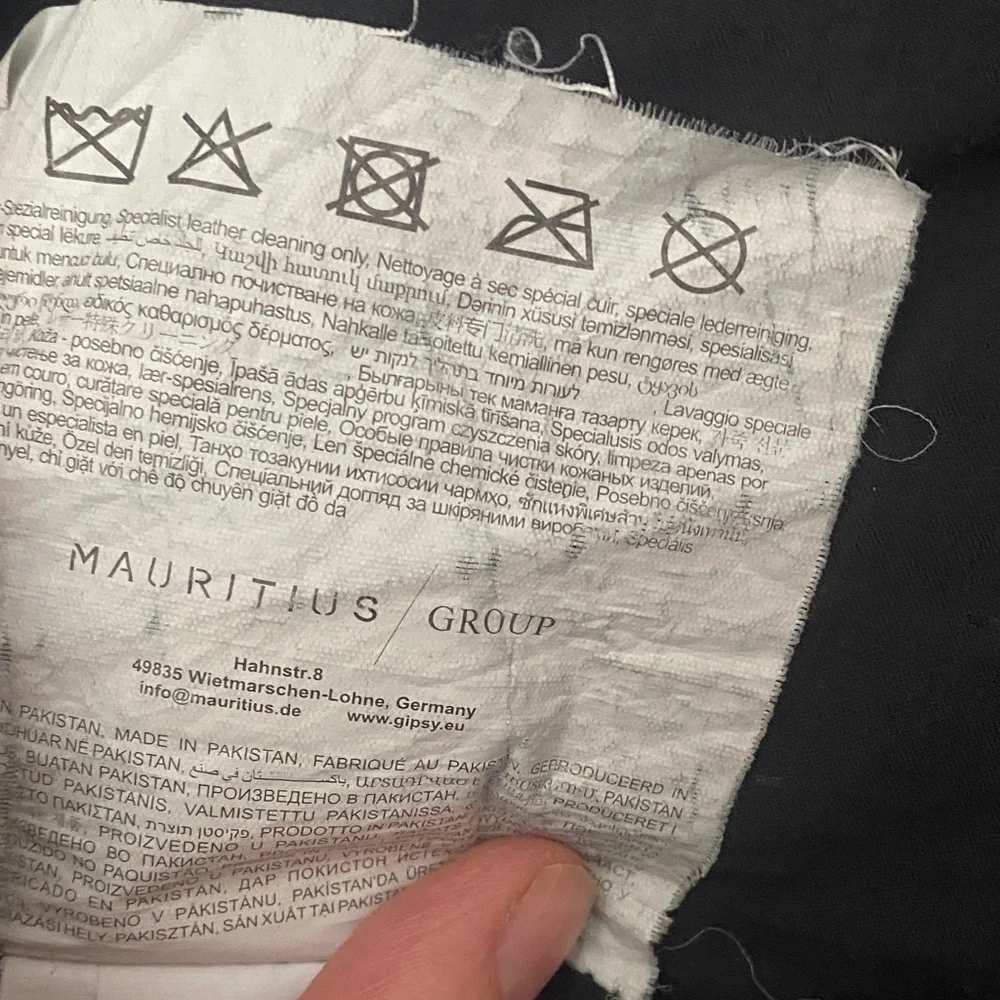 Mauritius Black Leather Moto Jacket Fitted Zip Biker EUC Size M - Picture 15 of 16